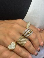 Anel Pavê de Diamante Ouro Amarelo.