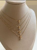 Colar Letras Diamante Ouro Amarelo.