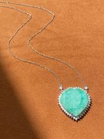 Colar Coração Esmeralda Diamantes Ouro Branco.