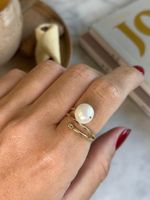 Anel Aro Triplo Pérola e Diamante Ouro Amarelo