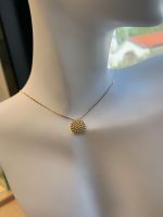 Colar com Pingente Bolinhas e centro pavê de Diamantes.