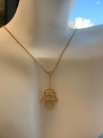 Colar Mão de Fátima Gravatinha Diamantes Ouro Amarelo