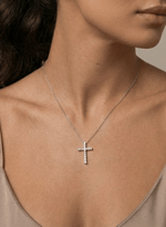 Pingente Cruz Cravejada com Diamantes