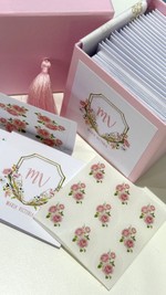 Kit Cartões Monograma Floral Aquarela + Envelopes Forrados + Adesivos + Caixa