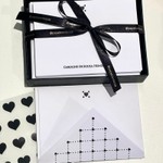 Kit Cartões Mini Coração Preto  + Envelopes + Caixa