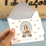 Kit Cartões Nossa Senhora das Graças com Mini Rosas