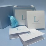 Kit Cartões Monograma Clean + Envelopes + Caixa