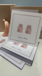 Kit Cartões Vestido Aquarela + Envelopes + Adesivos + Caixa Personalizada