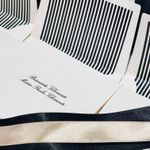 Kit Cartões Duplos Quadrados + Envelopes com Forro Listrado 
