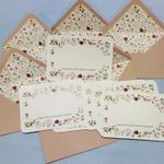 Kit Cartões Retangulares Gabriela + Envelopes Forrados + Adesivos + Caixa
