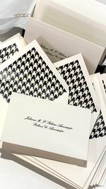 Kit Cartões Pied de Poule + Envelopes com Forro + Adesivos + Caixa