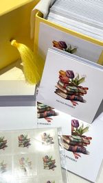 Kit Cartões Tulipas com livros + Envelopes + Caixa Personalizada