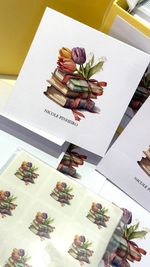 Kit Cartões Tulipas com livros + Envelopes + Caixa Personalizada