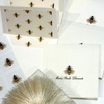 Kit Cartões Abelha off white + Envelopes forrados + Adesivos + Caixa