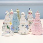 Mini Nossa Senhora Aparecida em gesso + caixinha - 10 unidades