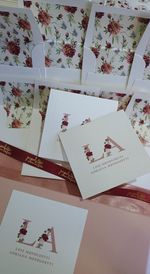 Kit Cartões Letras florais + Envelopes com Forro + Adesivos + Caixa Personalizada