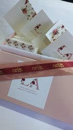 Kit Cartões Letras florais + Envelopes com Forro + Adesivos + Caixa Personalizada