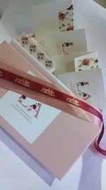 Kit Cartões Letras florais + Envelopes com Forro + Adesivos + Caixa Personalizada