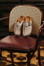 Sandália Mule Clog Camoscio Arenas