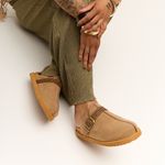 Sandália Mule Clog Camurça Nozes