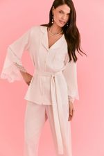 Pijama Clássico Longo Com Botões e Renda Em Cetim Off White Bride