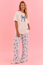 Pijama Longo Com T-shirt Off White E Silk Com Calça Em Viscose Estampa Laços Azul