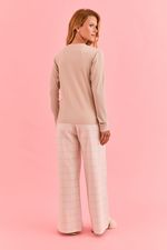 Pijama Longo Com Camiseta Em Malha Canelada E Calça Em Flanela Xadrez Azul E Off 