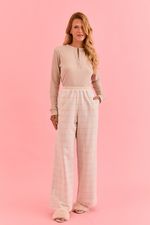 Pijama Longo Com Camiseta Em Malha Canelada E Calça Em Flanela Xadrez Azul E Off 