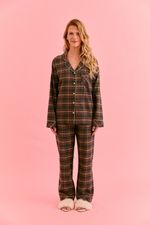 Pijama clássico longo com botões e vivo bege em flanela xadrez marinho e marrom