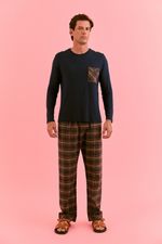 Pijama longo masculino com camiseta em malha  e calça em flanela xadrez marinho e marrom
