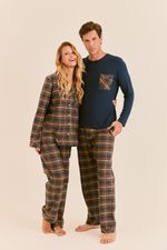 Pijama longo masculino com camiseta em malha  e calça em flanela xadrez marinho e marrom