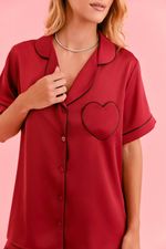 Pijama Clássico Curto com Botões e Vivo Preto em Cetim Vermelho Love
