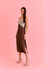 Camisola Midi com Renda em Cetim Marrom