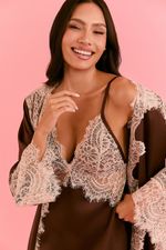 Camisola Curta com Renda em Cetim Marrom