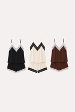 Short Doll Essencial com Renda Preta em Malha Bege