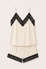 Short Doll Essencial com Renda Preta em Malha Bege
