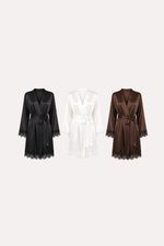 Robe Curto com Renda em Cetim Marrom Essencial