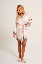 Robe Curto com Renda e Detalhe na Vista Cinza em Cetim Nude