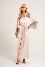 Robe Longo com Renda Cinza em Cetim Nude