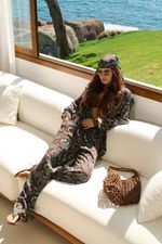 Conjunto Longo com Botões em Viscose com Renda Estampa Paisley Marrom e Tiffany