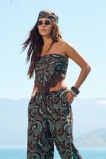 Lenço Maxi em Cetim Estampa Paisley com Renda Marrom