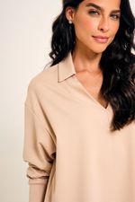 Blusa Loungewear Bege Manga Longa Decote V em Malha Power
