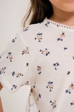 Pijama Longo com T-shirt Infantil em Malha Maquinetada Estampa Mini Floral