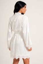 Robe Curto Decorado com Botões Swarovski com Renda em Cetim Off White Noiva