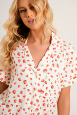 Pijama Clássico Semi Longo com Vivo em Malha Soft Print Estampa Morango