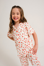 Pijama Clássico Semi Longo Infantil com Vivo em Malha Soft Print Estampa Morango