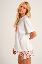 Pijama Curto com T-shirt Off White com Silk e Short em Malha Soft Print Estampa Morango