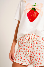 Pijama Curto com T-shirt Off White com Silk e Short em Malha Soft Print Estampa Morango