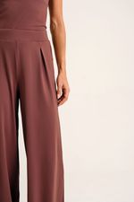 Calça com Pregas em Poliamida Marrom
