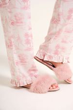 Pijama Clássico Semi Longo com Botões e Babados em Viscose Estampa Toile Ballet
